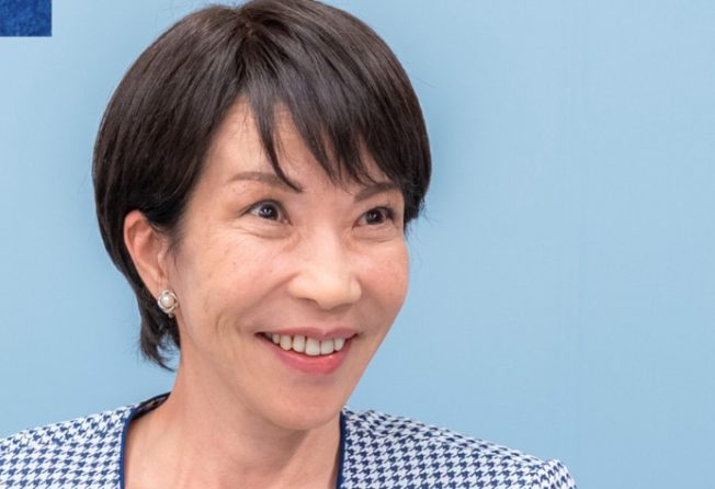 高市早苗 アートメイク 眉毛 口紅 入れ墨