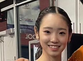 長岡柚奈 かわいい 私服 腹筋